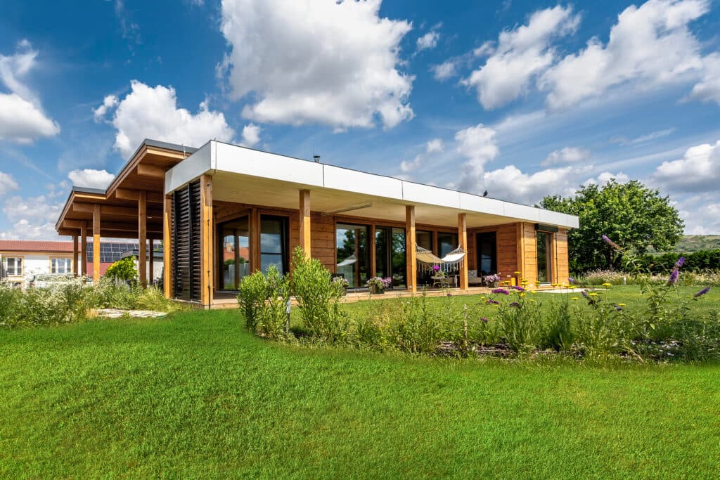 KONTIO timber homes — log bungalow, Starovice — side view from the garden