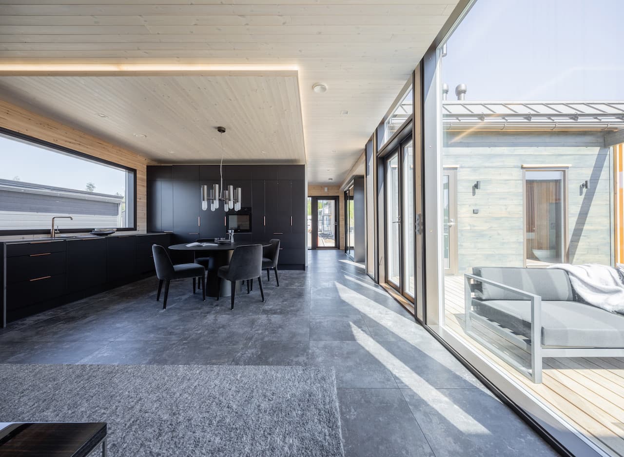 Dřevostavby Kontio - rodinný dům Hill House - obývací pokoj