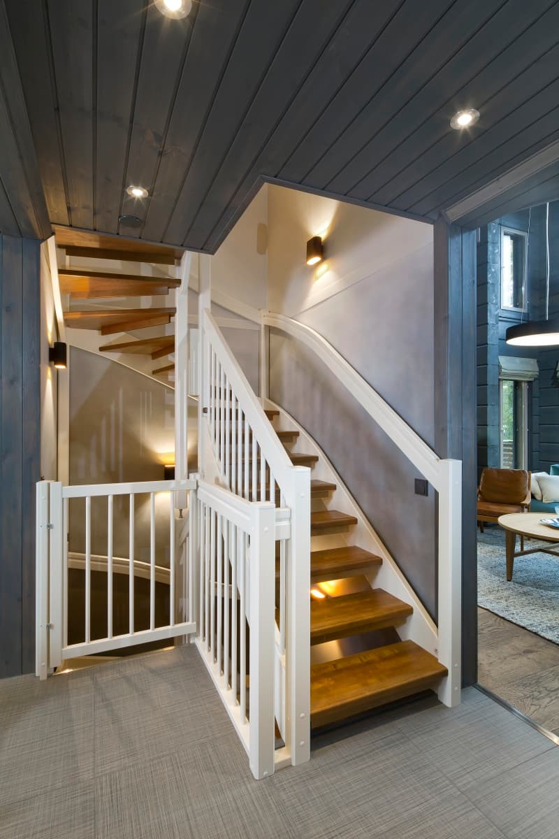 Luxury KONTIO log home, staircase