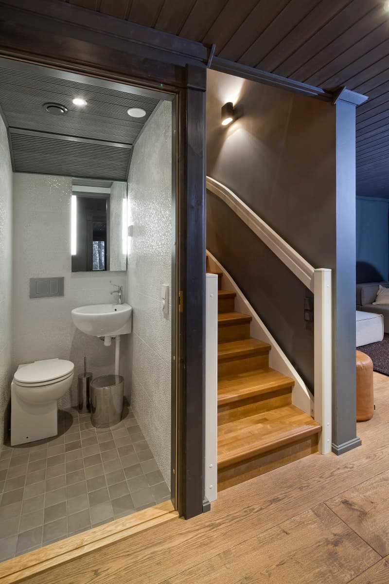 Luxury KONTIO log home, ground-floor toilet