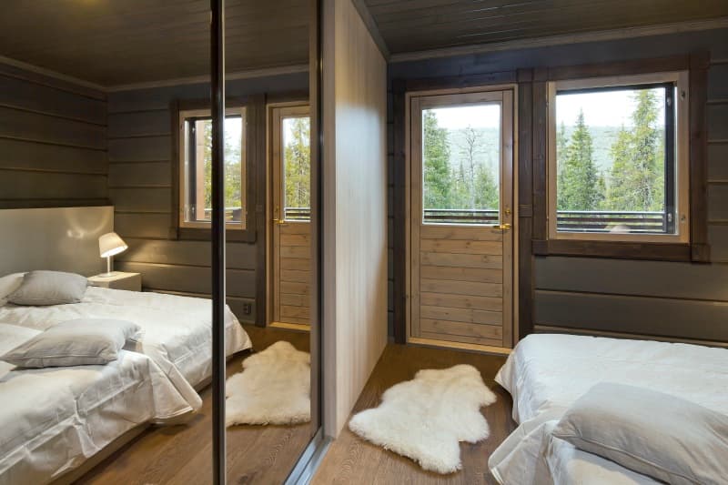 Luxury KONTIO log home, built-in wardrobes