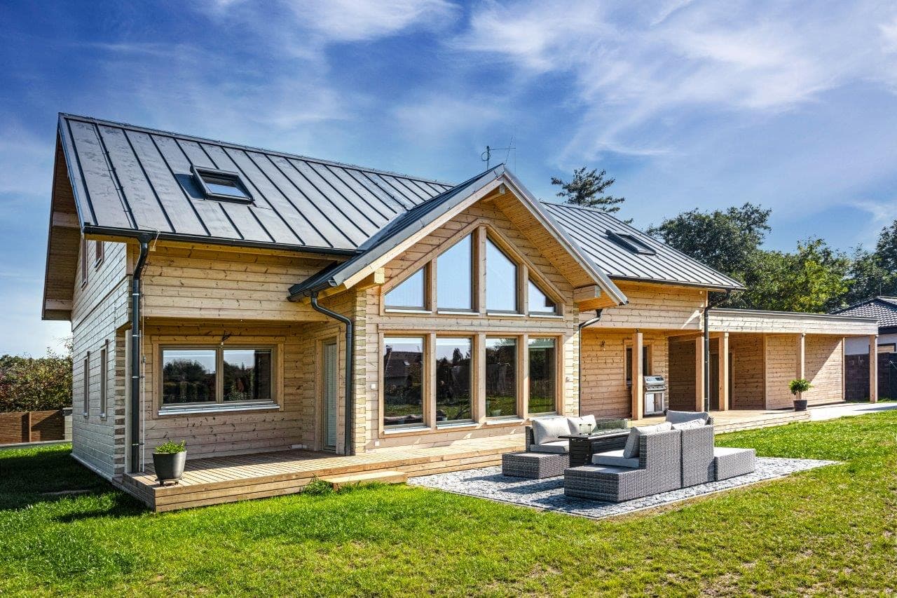 KONTIO timber homes — Iso-Kajastus family home — exterior, front view