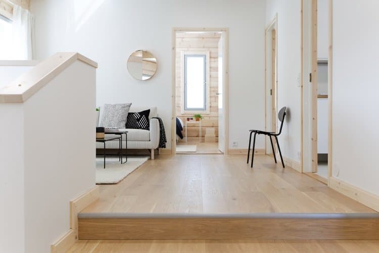KONTIO log homes, Harunire, hallway