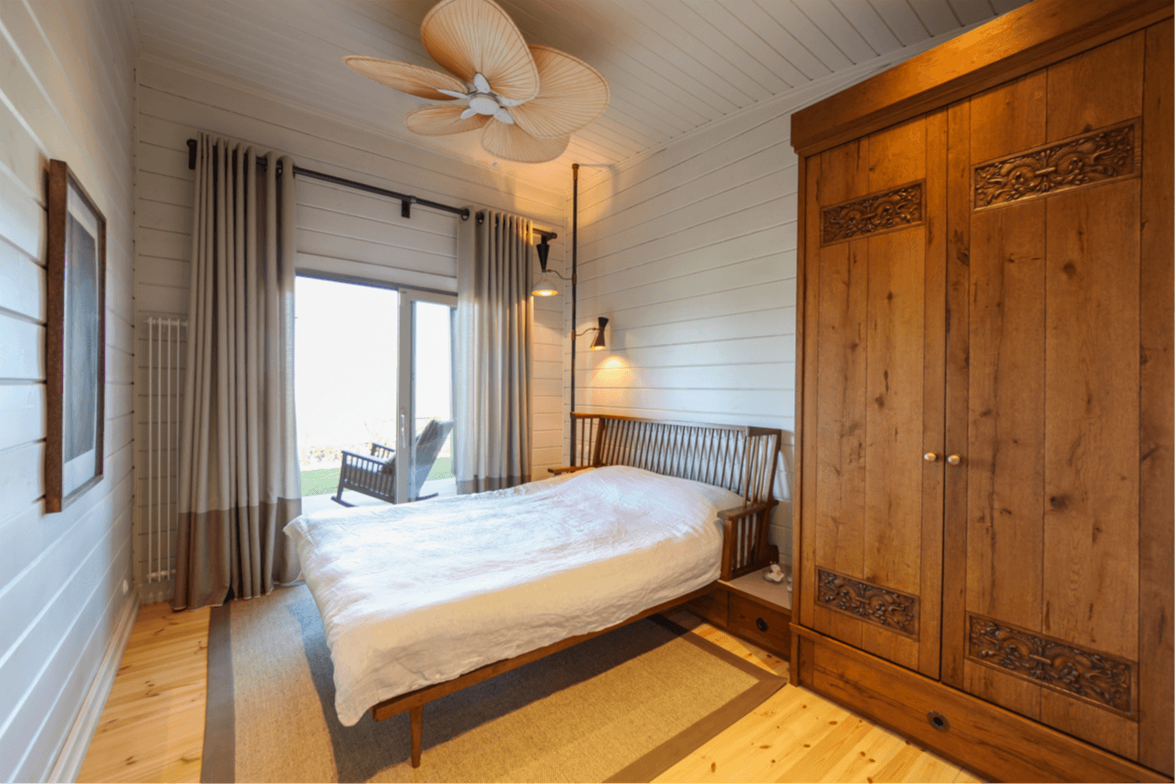 The Hogsara recreational log cabin