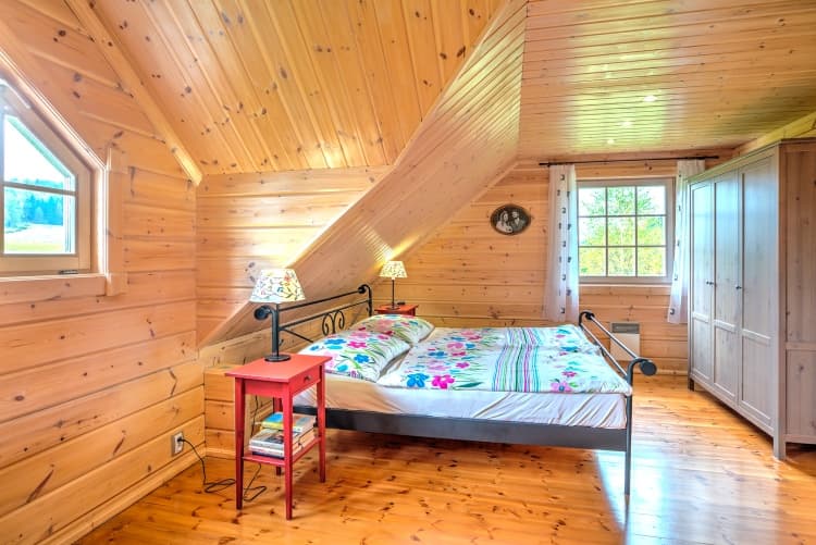 KONTIO log homes — UVA model — bedroom 2