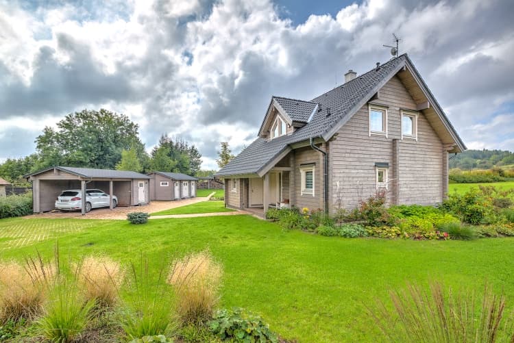 KONTIO log homes — UVA model — parking