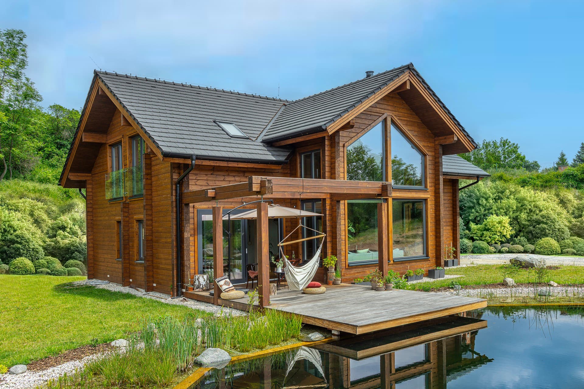 Dřevostavby KONTIO – moderní srub Nový Knín – exteriér boční