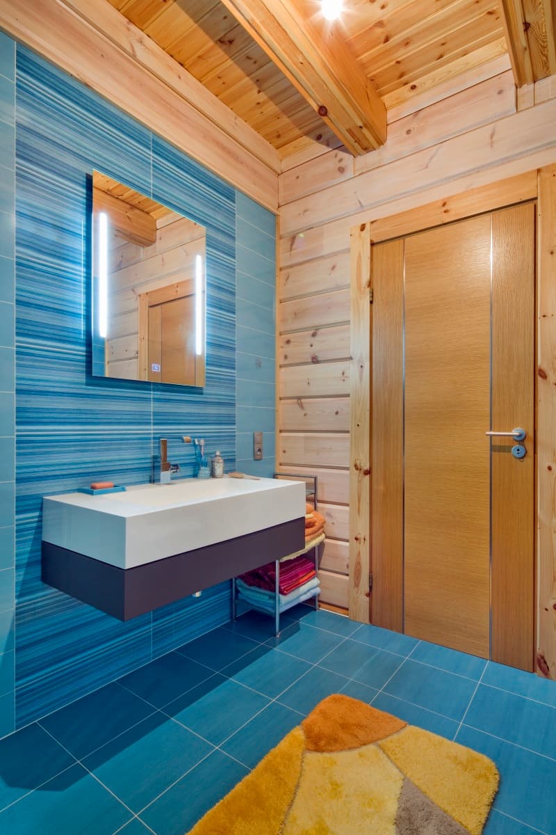 KONTIO log home, bathroom
