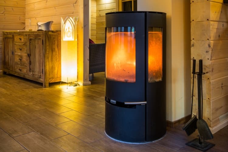 Kontio log home, Aduro wood-burning stove