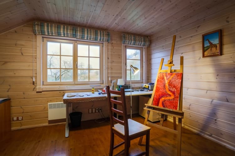 Kontio log home, study