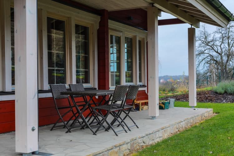 Kontio log home, terrace detail