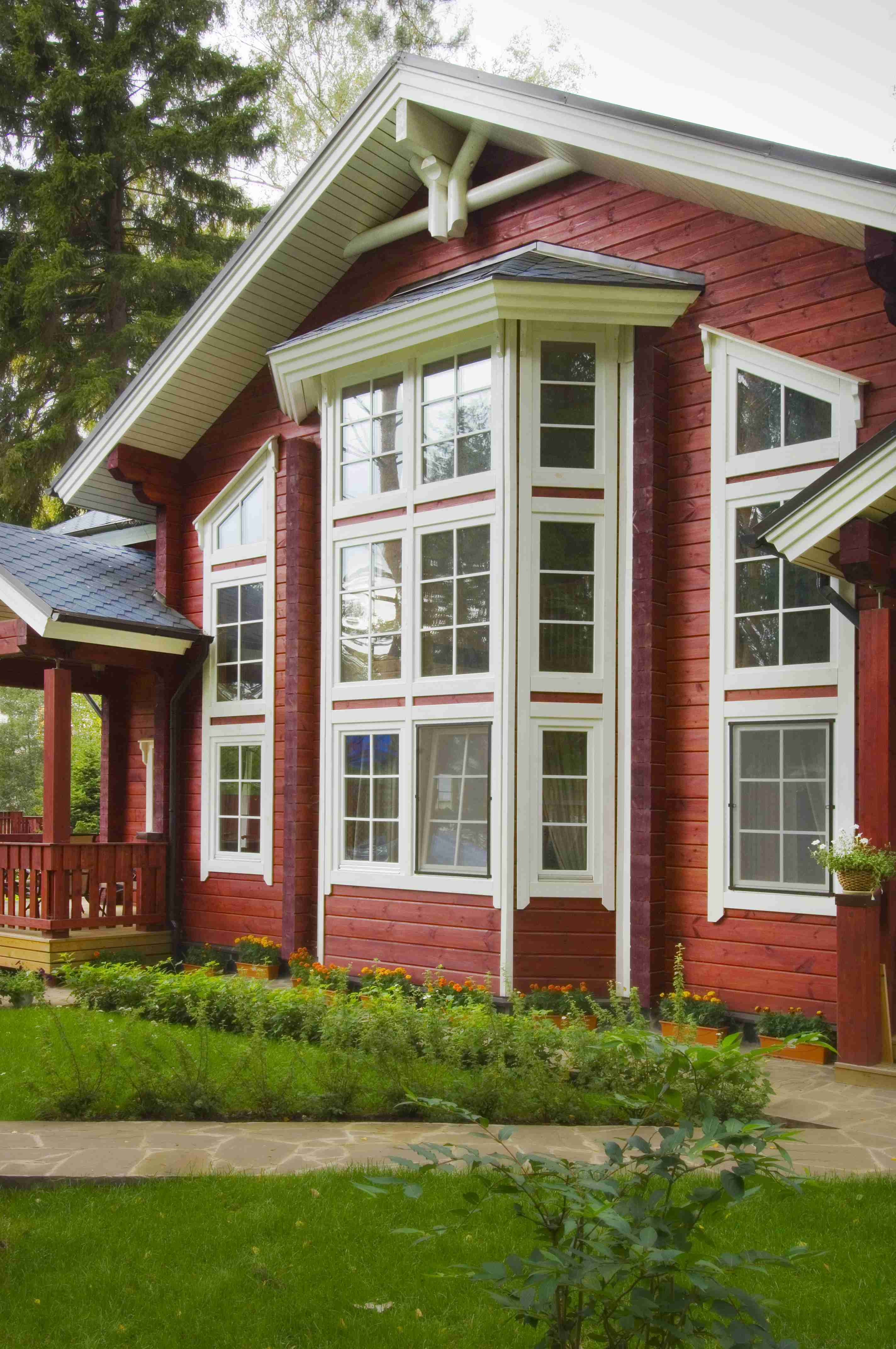KONTIO Ulmus model log homes, Falun red 3
