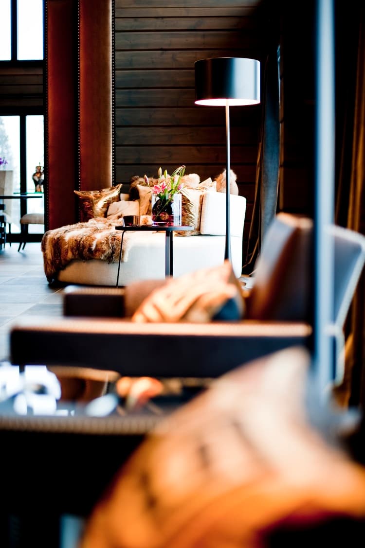 Luxury KONTIO log home — mountain ski house — detail