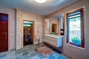 Dřevostavby Kontio bungalov na Moravě koupelna