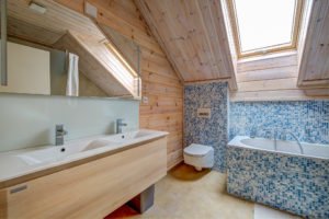 Dřevostavby Kontio srub na Šumavě koupelna