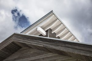 Dřevostavby Kontio rodinný dům SmartLog detail střechy