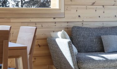 Dřevostavby KONTIO rodinný dům ve Valais interiér detail, lišty