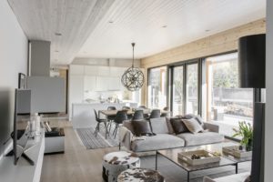 Dřevostavby KONTIO bungalov Laaksolahti - obývací pokoj
