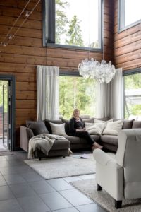 Dřevostavby KONTIO - rodinný dům Kivilahti - obývací pokoj
