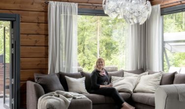 Dřevostavby KONTIO - rodinný dům Kivilahti - obývací pokoj