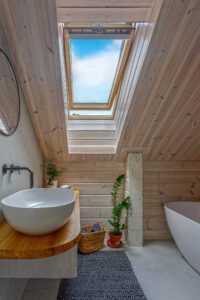 Dřevostavby KONTIO – moderní srub Nový Knín – koupelna